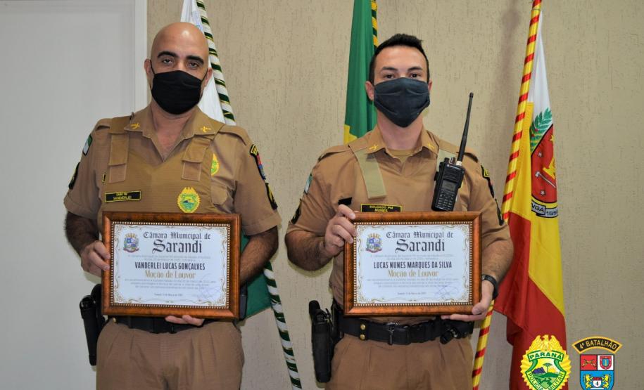Dupla de policiais militares de Sarandi (PR) recebem Moção de Louvor e Reconhecimento da Câmara Municipal, após ato honroso