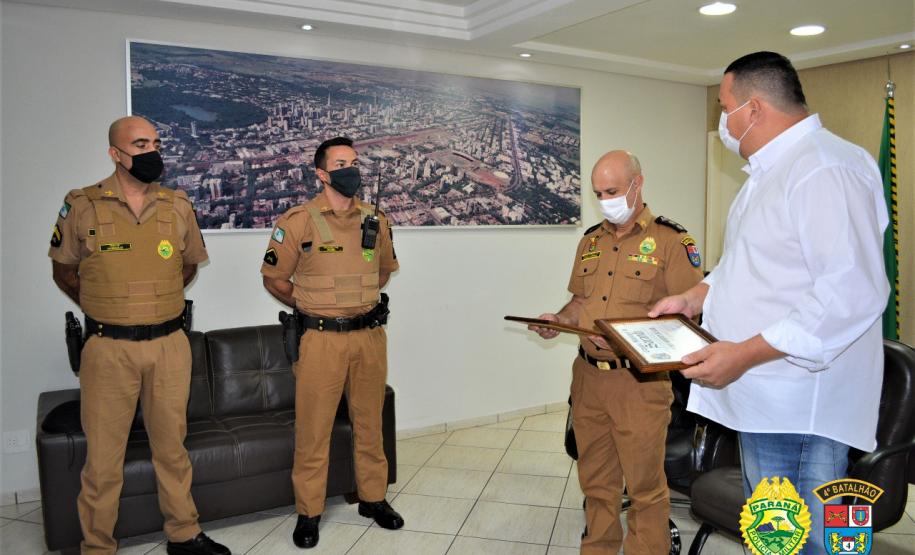 Dupla de policiais militares de Sarandi (PR) recebem Moção de Louvor e Reconhecimento da Câmara Municipal, após ato honroso