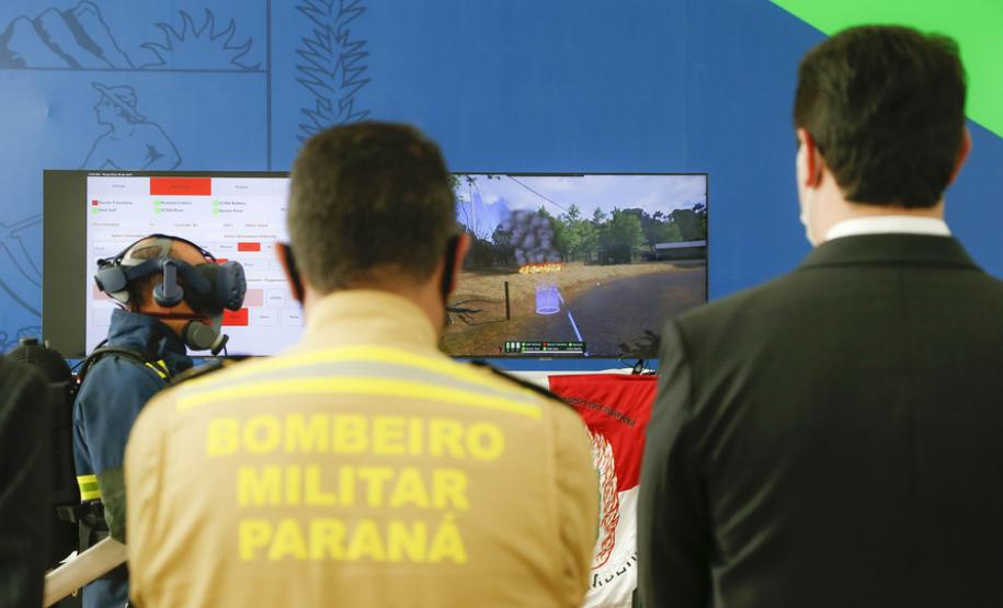 ​Corpo de Bombeiros do Paraná recebe simulador para treinamentos virtuais