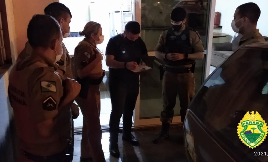 Tenente da PM ministra instrução de Primeira Intervenção em Crises na sede da 6ª Companhia Independente, em Ivaiporã (PR)