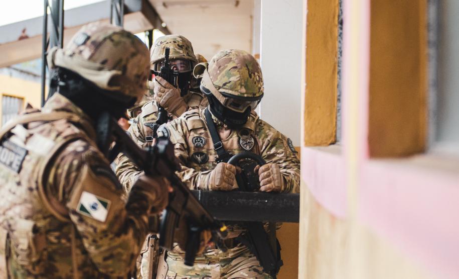 Policiais do COE participam do II Curso de Arrombamento Tático em Curitiba