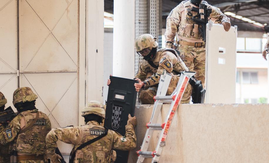 Policiais do COE participam do II Curso de Arrombamento Tático em Curitiba