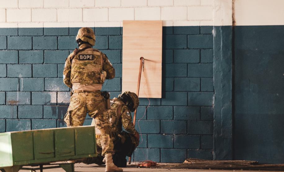 Policiais do COE participam do II Curso de Arrombamento Tático em Curitiba