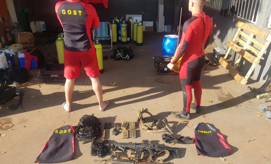 GOST encontra dois fuzis