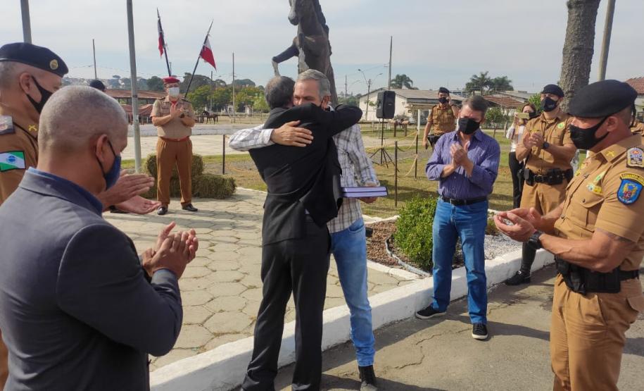 Coronel da PM é homenageado no Regimento de Polícia Montada e segue para a reserva remunerada