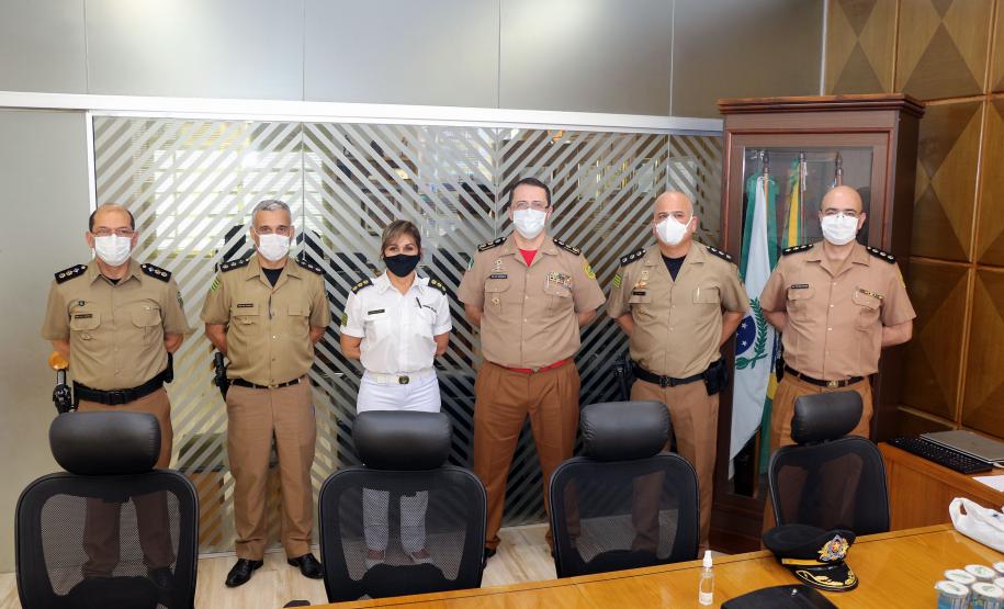 Comitiva da PM de Goiás conhece estrutura de saúde da PMPR e faz apresentação para policiais e bombeiros militares em Curitiba