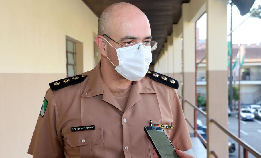 Comitiva da PM de Goiás conhece estrutura de saúde da PMPR e faz apresentação para policiais e bombeiros militares em Curitiba