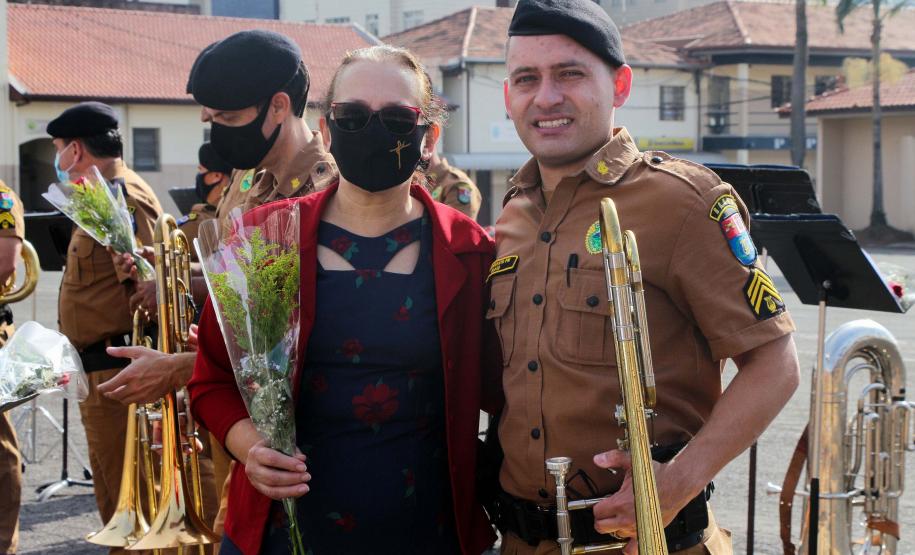 Banda de Música faz homenagem às mães policiais militares de todo o Paraná