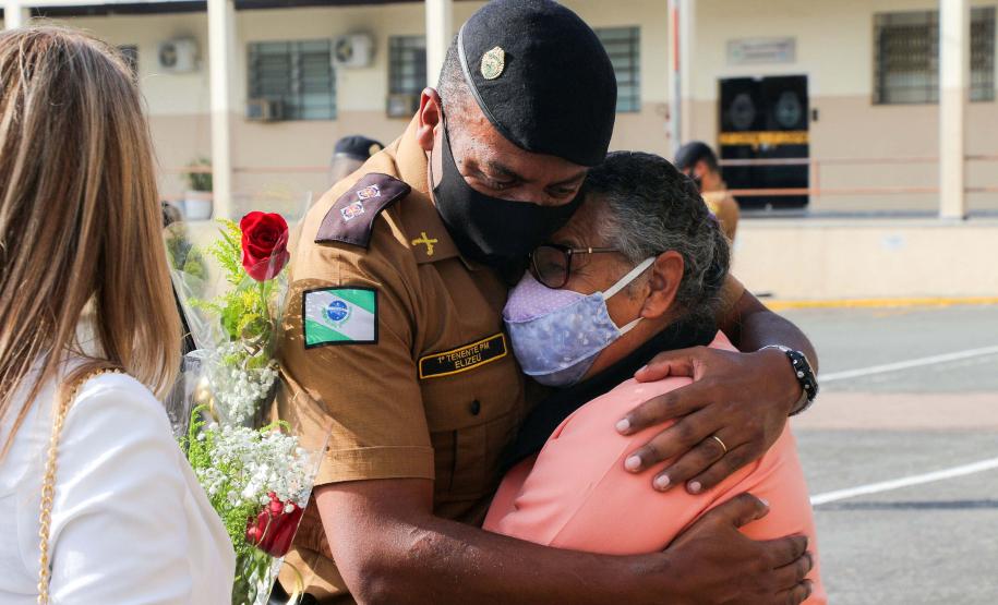 Banda de Música faz homenagem às mães policiais militares de todo o Paraná