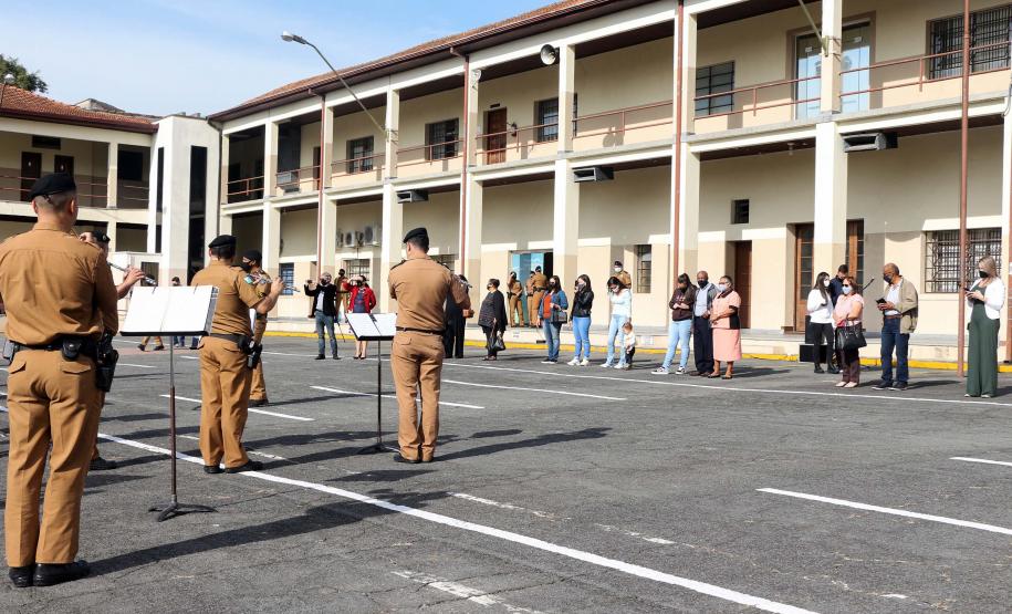 Banda de Música faz homenagem às mães policiais militares de todo o Paraná