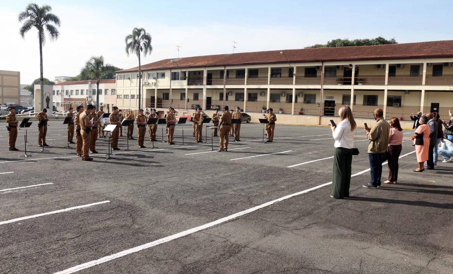 Banda de Música faz homenagem às mães policiais militares de todo o Paraná