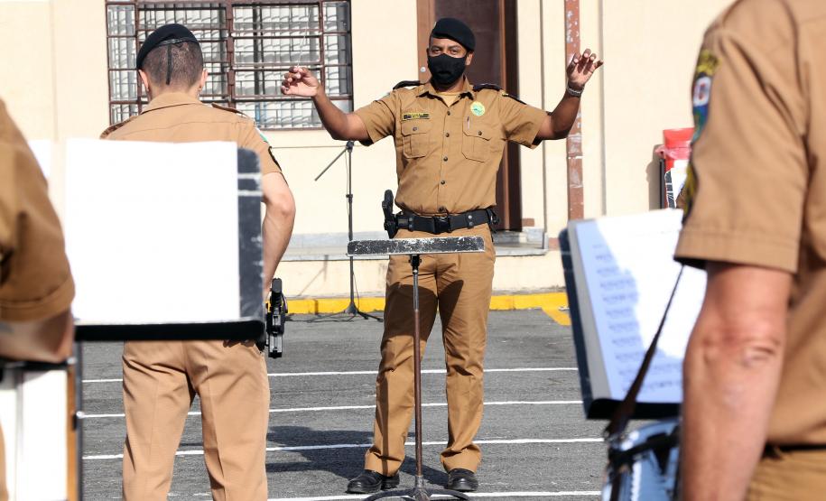 Banda de Música faz homenagem às mães policiais militares de todo o Paraná