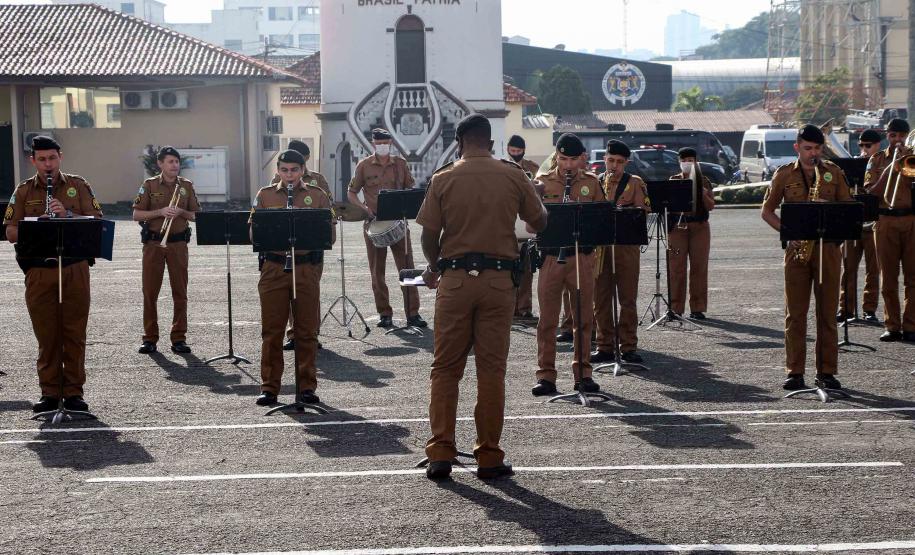 Banda de Música faz homenagem às mães policiais militares de todo o Paraná