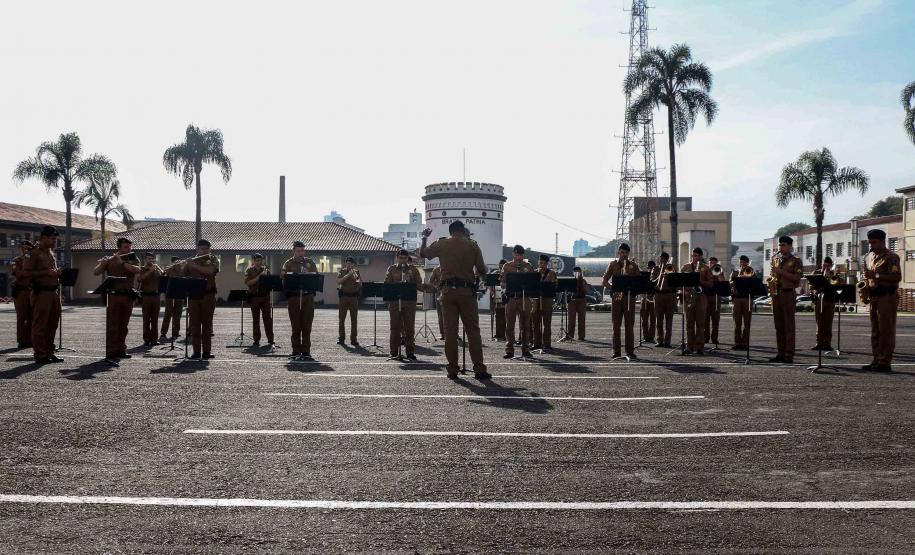 Banda de Música faz homenagem às mães policiais militares de todo o Paraná