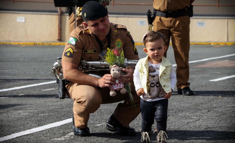Banda de Música faz homenagem às mães policiais militares de todo o Paraná