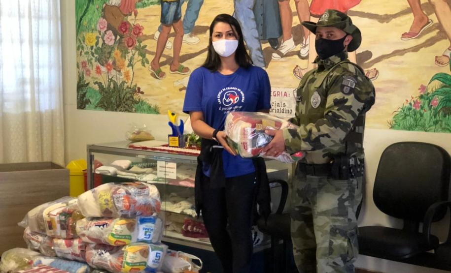 Donativos arrecadados pelo Batalhão Ambiental com a Aniversário Solidário são entregues à famílias e instituições