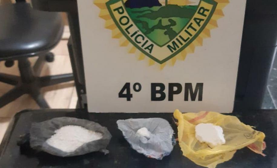 Durante final de semana, PM encaminha 12 pessoas por crimes diversos, apreende drogas e armas de fogo no Noroeste do Paraná