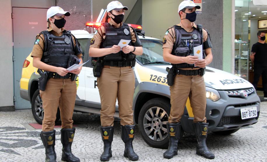 Blitzes educativas e conscientização sobre trânsito são abordados pela PM