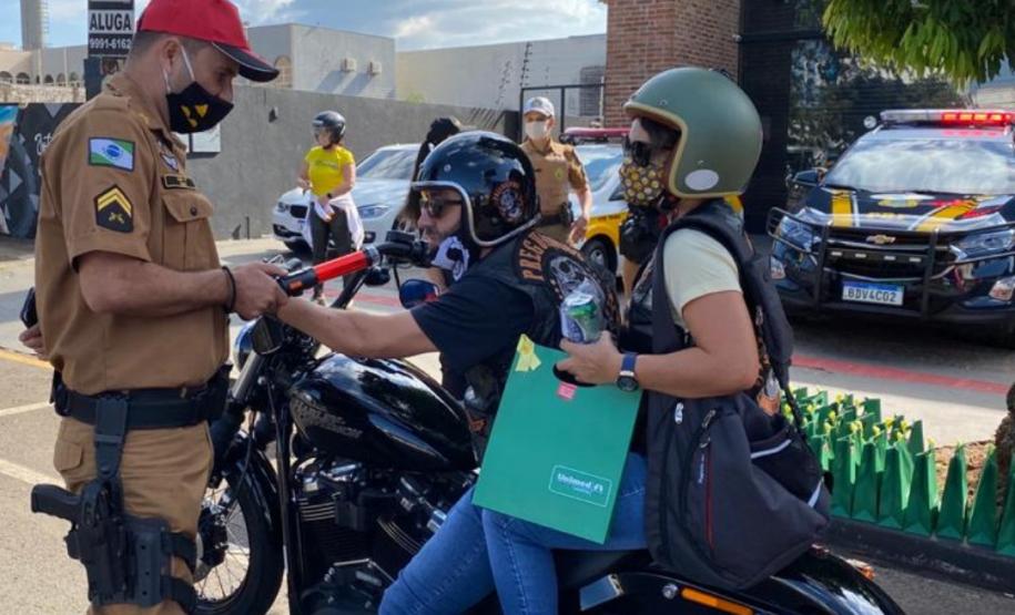 Blitzes educativas e conscientização sobre trânsito são abordados pela PM