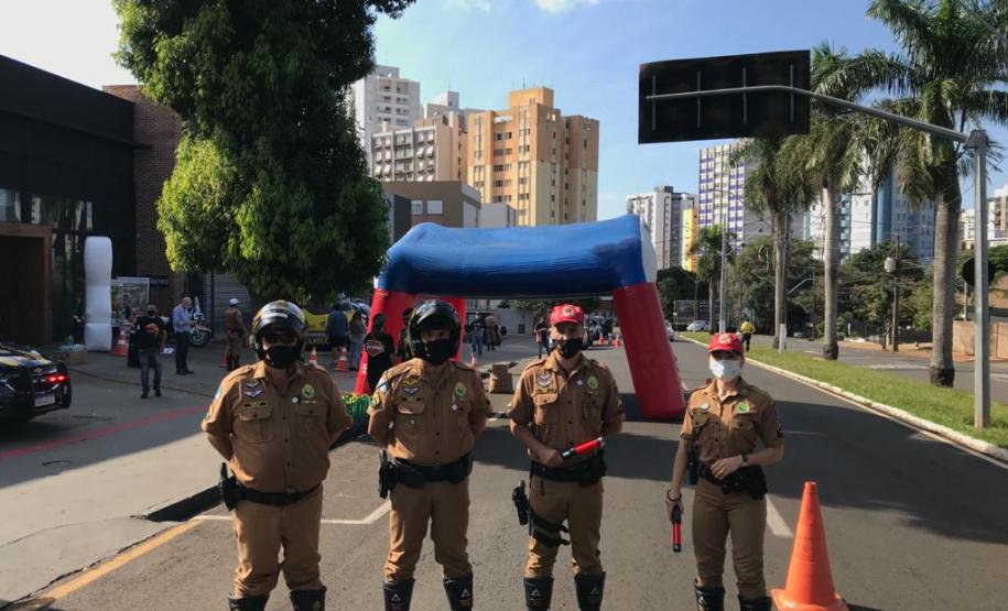 Blitzes educativas e conscientização sobre trânsito são abordados pela PM