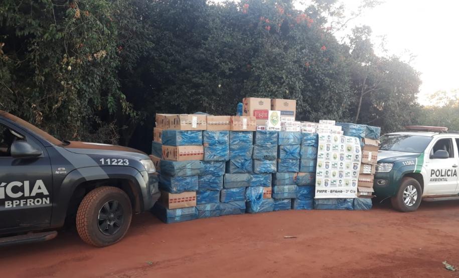 Caminhão carregado com cigarros contrabandeados é apreendido durante ação conjunta da PM com a PF em Brasilândia do Sul (PR)