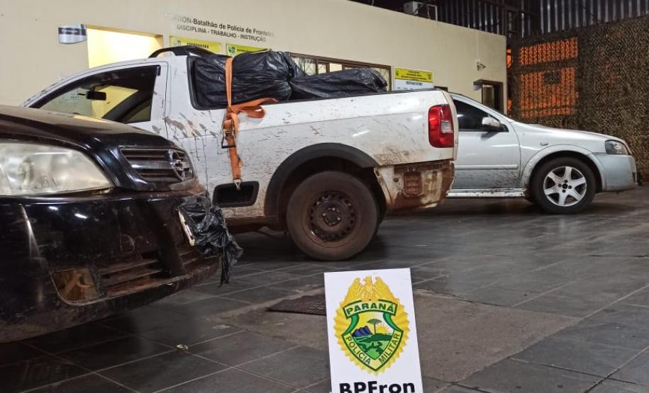 Carros lotados com cigarros contrabandeados do Paraguai são apreendidos pelo BPFron em Terra Roxa (PR)