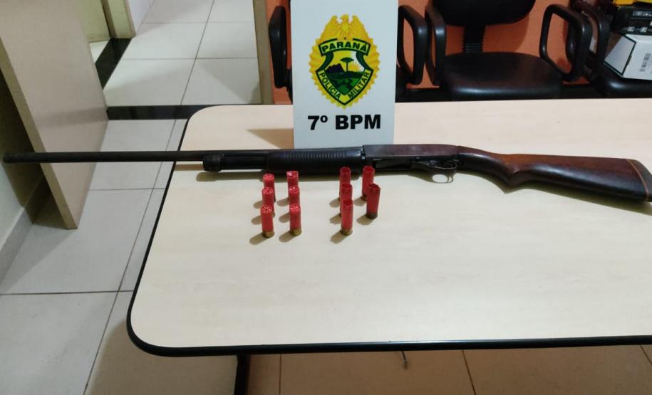 Em ocorrências distintas, PM apreende cinco armas de fogo e encaminha três suspeitos em Rondon (PR)
