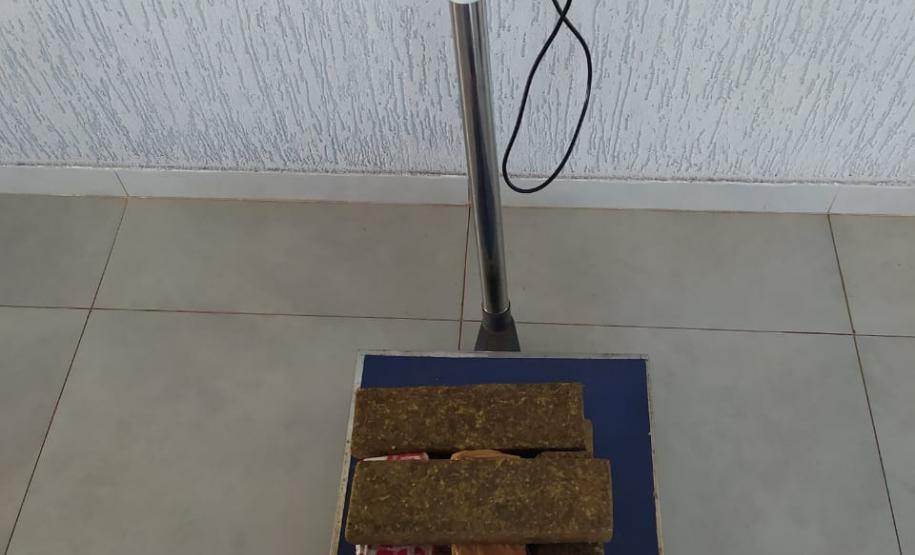 Polícia Rodoviária apreende maconha e cocaína após abordar veículo, em Cafezal do Sul, na PR 323