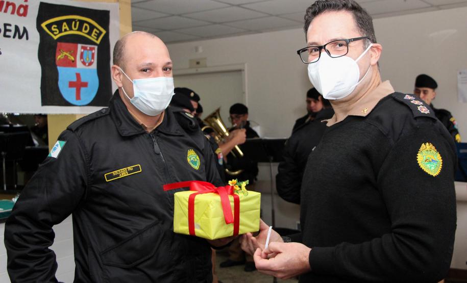 Profissionais de saúde são homenageados no Hospital da Polícia Militar em comemoração ao Dia Internacional do Enfermeiro