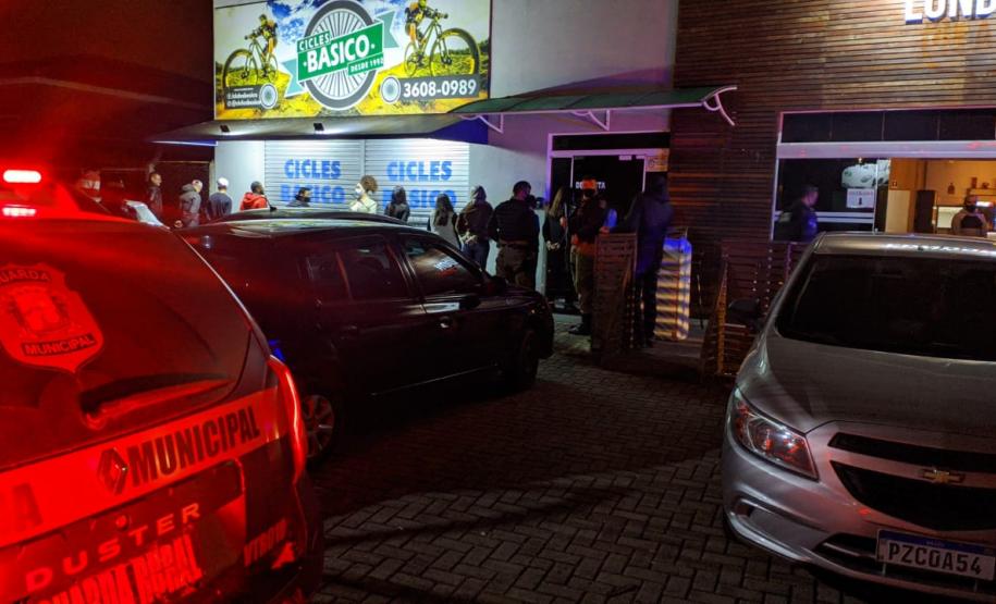 Operação AIFU em Fazenda Rio Grande fiscaliza estabelecimentos comerciais