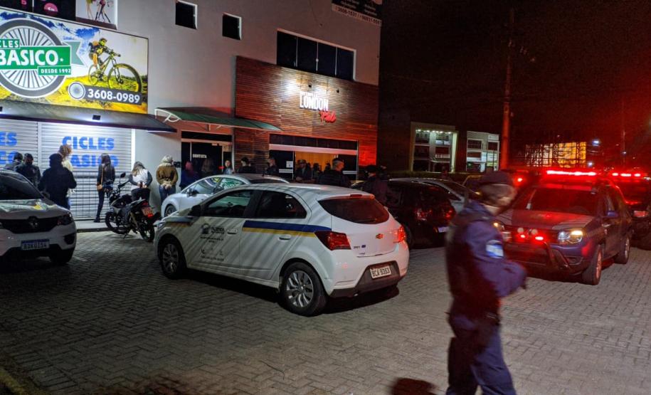 Operação AIFU em Fazenda Rio Grande fiscaliza estabelecimentos comerciais