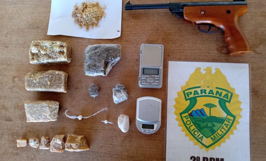 Em Santo Antônio da Platina, ações distintas da PM resultam na apreensão de drogas, espingarda de pressão e motocicletas irregulares