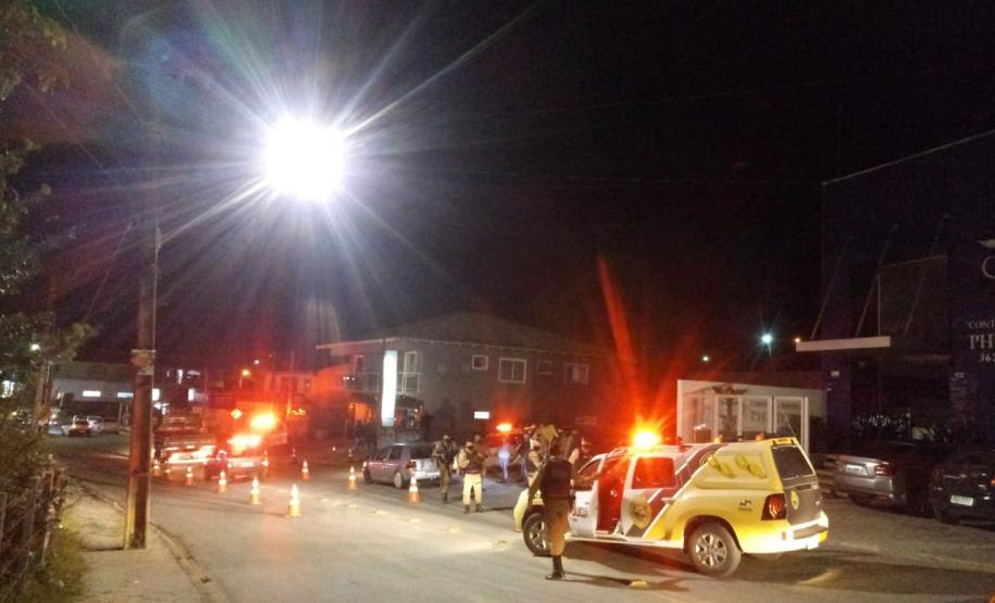 Equipe de Trânsito da PM recolhe veículos irregulares e lavra infrações de trânsito durante operações na Região Metropolitana