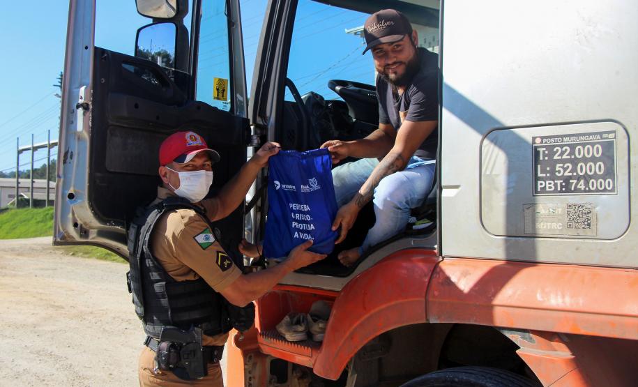 Orientações sobre trânsito viário são reforçados durante blitz educativa do Maio Amarelo em Almirante Tamandaré (PR)
