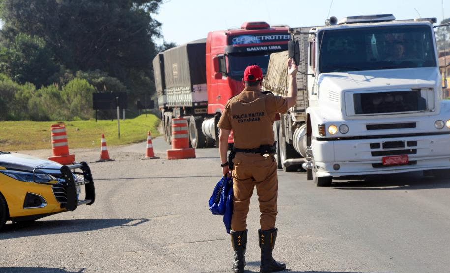 Orientações sobre trânsito viário são reforçados durante blitz educativa do Maio Amarelo em Almirante Tamandaré (PR)
