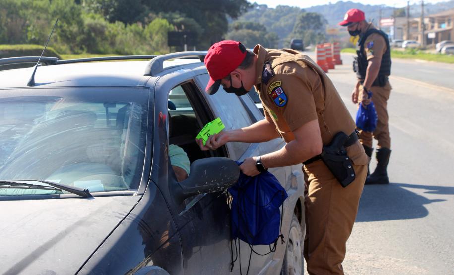 Orientações sobre trânsito viário são reforçados durante blitz educativa do Maio Amarelo em Almirante Tamandaré (PR)