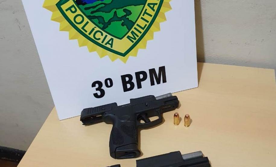 Durante abordagens distintas, no Sudoeste do Paraná, PM apreende uma carabina e duas pistolas com munições
