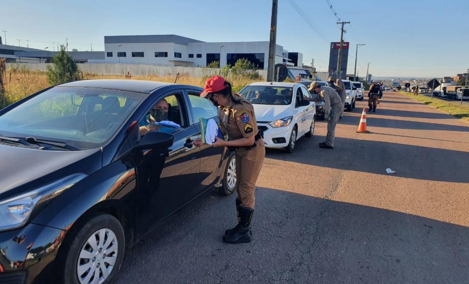 Em alusão ao Maio Amarelo, Batalhão Rodoviário faz blitzes educativas e palestras em diversas regiões do Estado