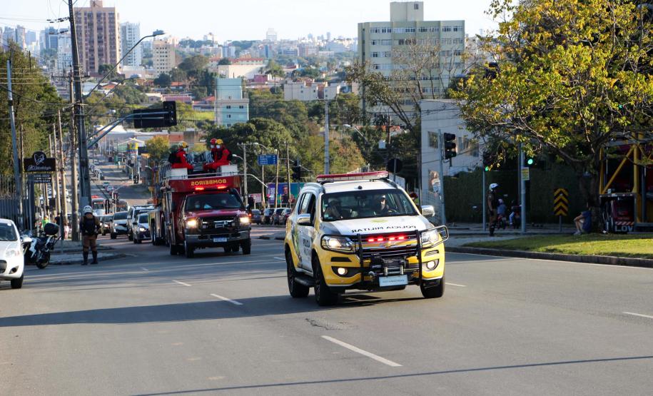 Polícia Militar e Corpo de Bombeiros fazem o cortejo fúnebre do ex-governador Jaime Lerner