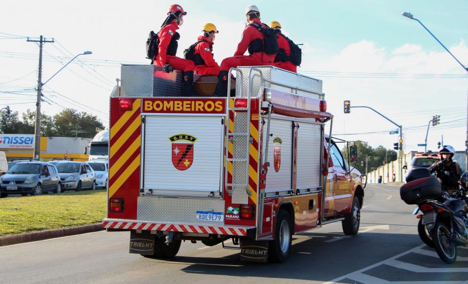 Polícia Militar e Corpo de Bombeiros fazem o cortejo fúnebre do ex-governador Jaime Lerner