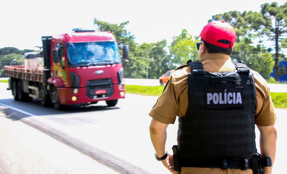 Polícia Rodoviária intensifica fiscalização nas estradas estaduais durante o feriado