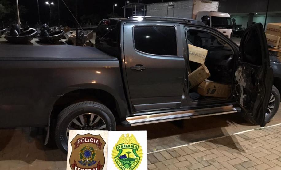 No âmbito da Operação Hórus, Polícia da Fronteira apreende 32 pneus contrabandeados e 7,5 mil pacotes de cigarros em situação ilegal, em Terra Roxa (PR)