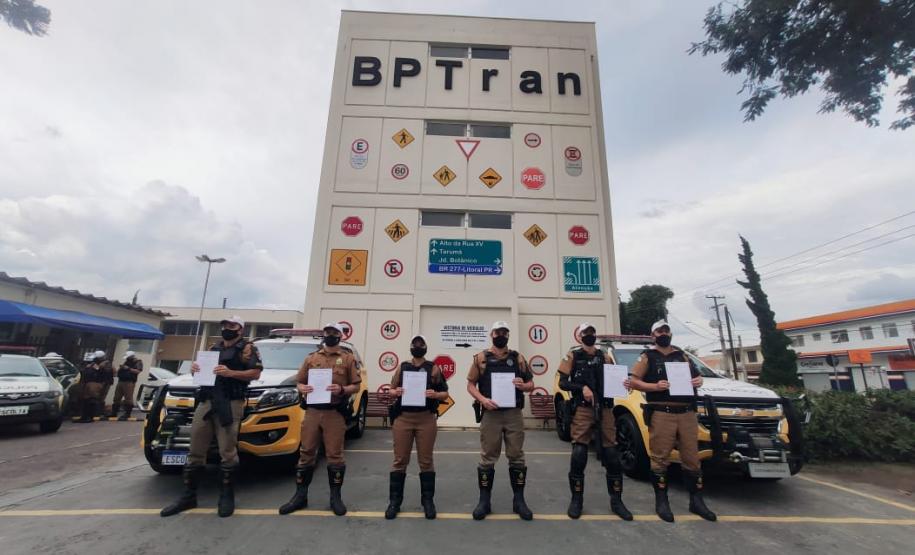 Policiais militares do BPTran são homenageados pelo profissionalismo aplicado no atendimento de ocorrência de tráfico na Capital