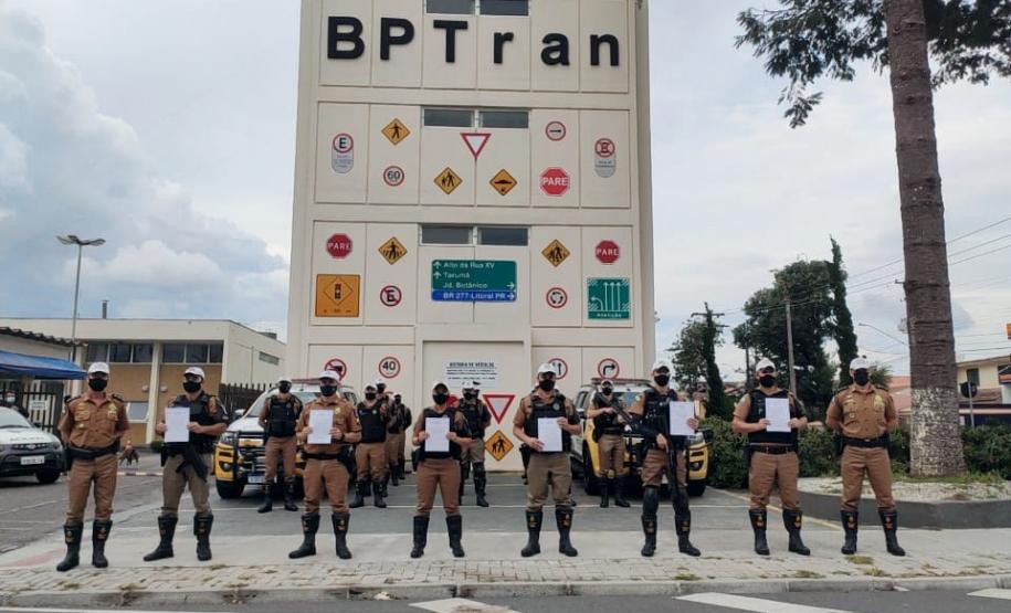 Policiais militares do BPTran são homenageados pelo profissionalismo aplicado no atendimento de ocorrência de tráfico na Capital