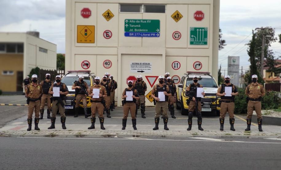 Policiais militares do BPTran são homenageados pelo profissionalismo aplicado no atendimento de ocorrência de tráfico na Capital