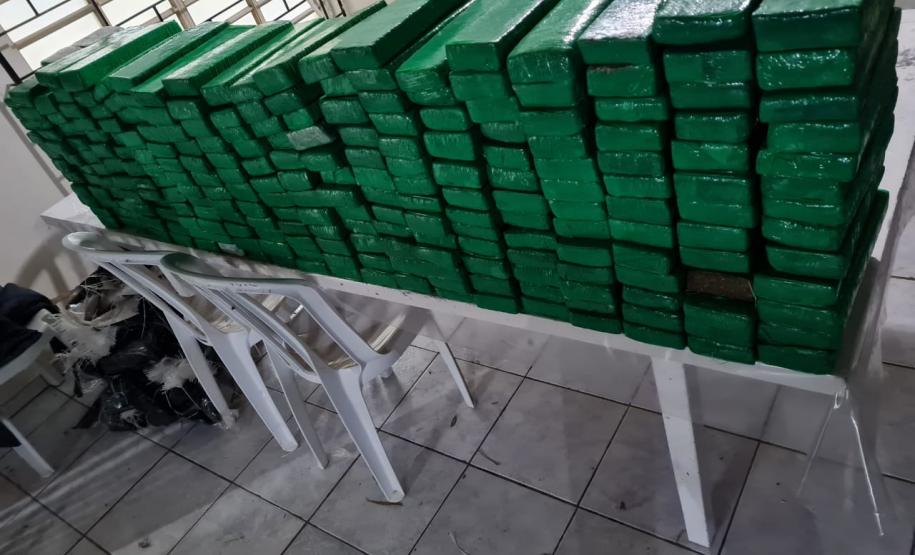 Carga de maconha escondida dentro de geladeiras é apreendida pela PM em Campina Grande do Sul, na RMC