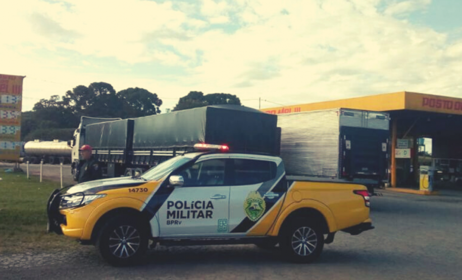 Operação Parador 27: Policiais rodoviários apreendem quase uma tonelada de maconha e aplicam 900 notificações de trânsito, em todo o Paraná