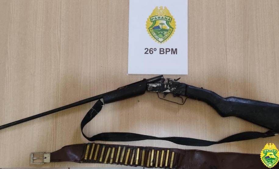 PM recupera carro roubado e apreende arma de fogo com munições nos Campos Gerais do estado