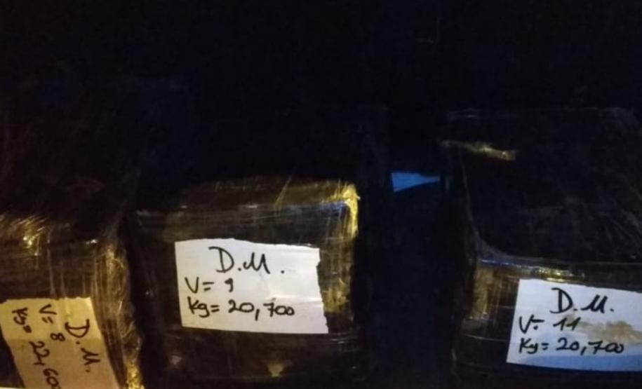 Durante operação de fiscalização em Cornélio Procópio, Polícia Rodoviária apreende veículo com 93 tabletes de maconha