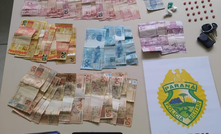 Em ocorrências distintas, PM apreende maconha, crack, ecstasy e dinheiro e encaminha suspeitos no Sudeste do PR